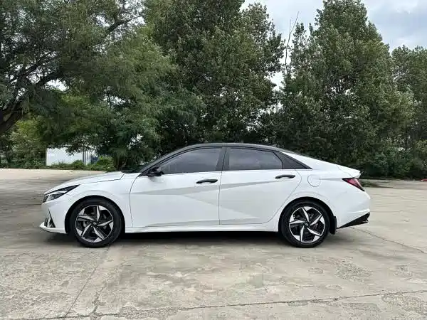 Hyundai Elantra — миниатюра 3