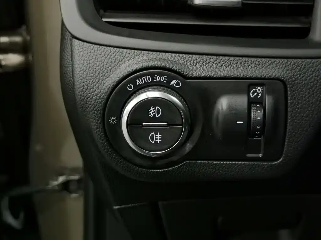 Buick Envision Plus — миниатюра 21