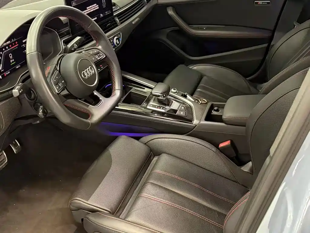 Audi A4L 2022 40 TFSI quattro RS