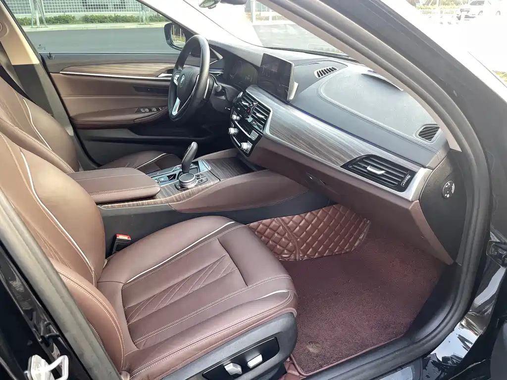 BMW 5 Series — миниатюра 5