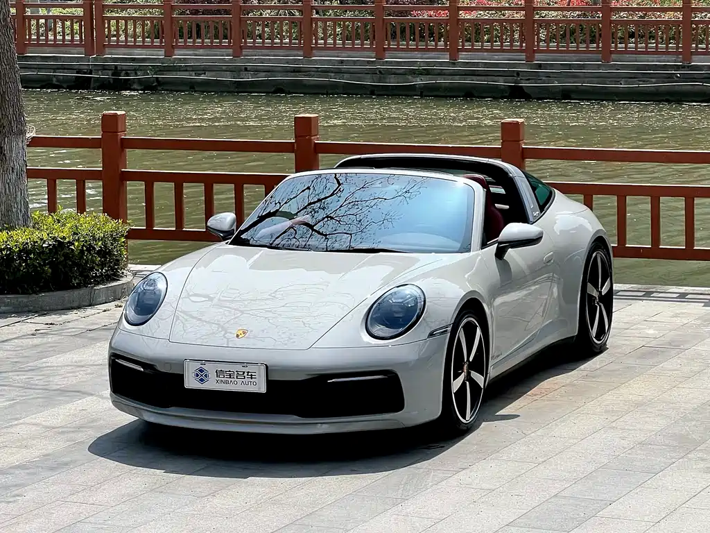 Porsche 911 2021