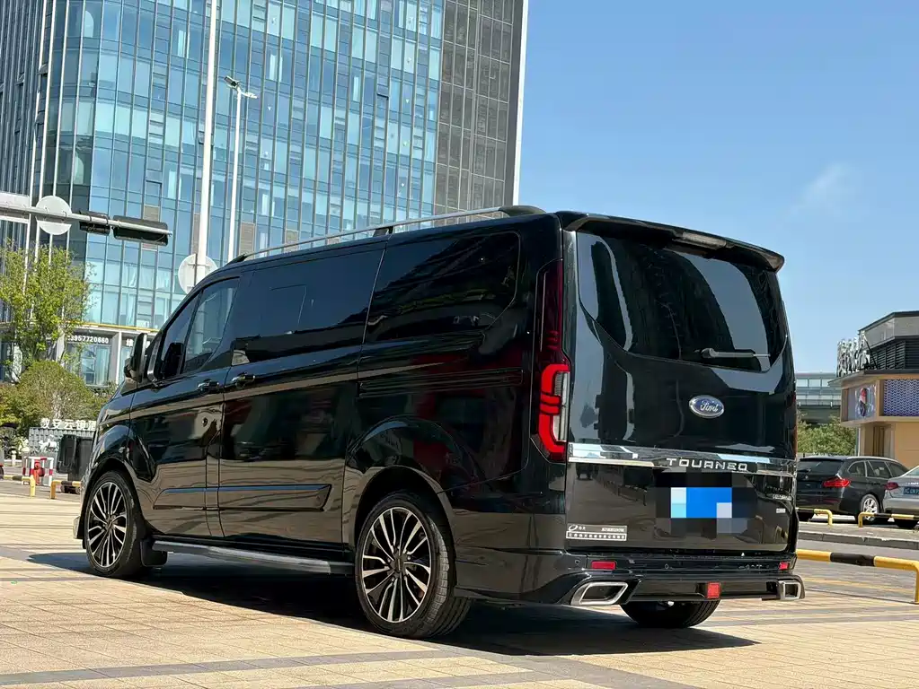 Ford Tourneo — миниатюра 8