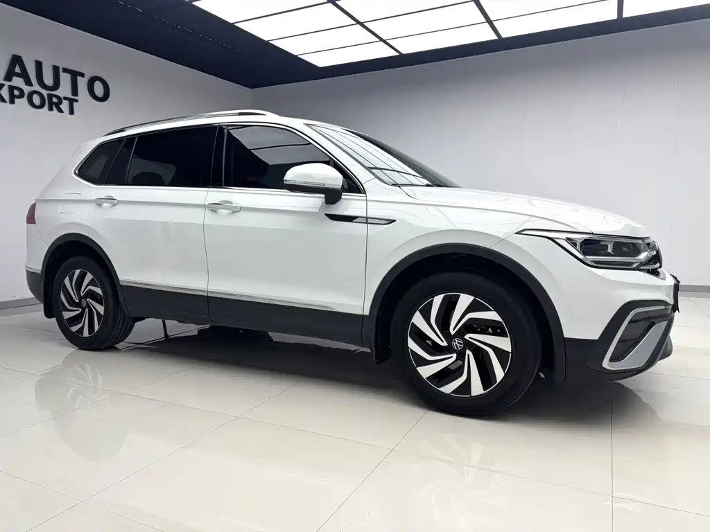Volkswagen Tiguan L — миниатюра 3