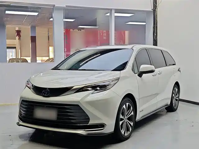 TOYOTA SIENNA 2023
