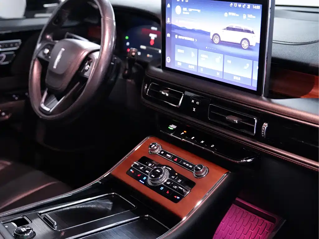 Lincoln Aviator — миниатюра 17
