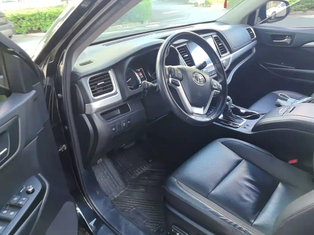 Toyota Highlander — миниатюра 14