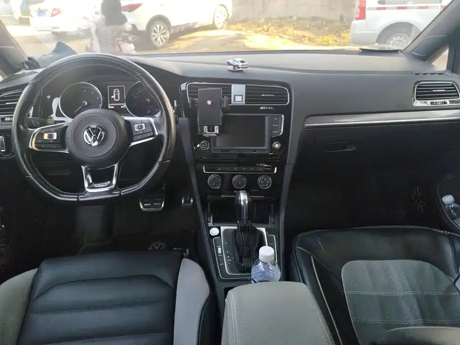 Volkswagen Golf — миниатюра 12