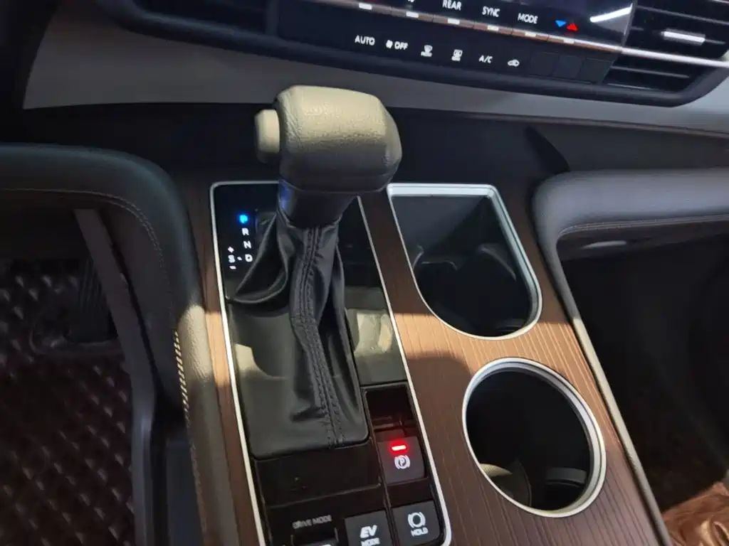 Toyota Sienna — миниатюра 14
