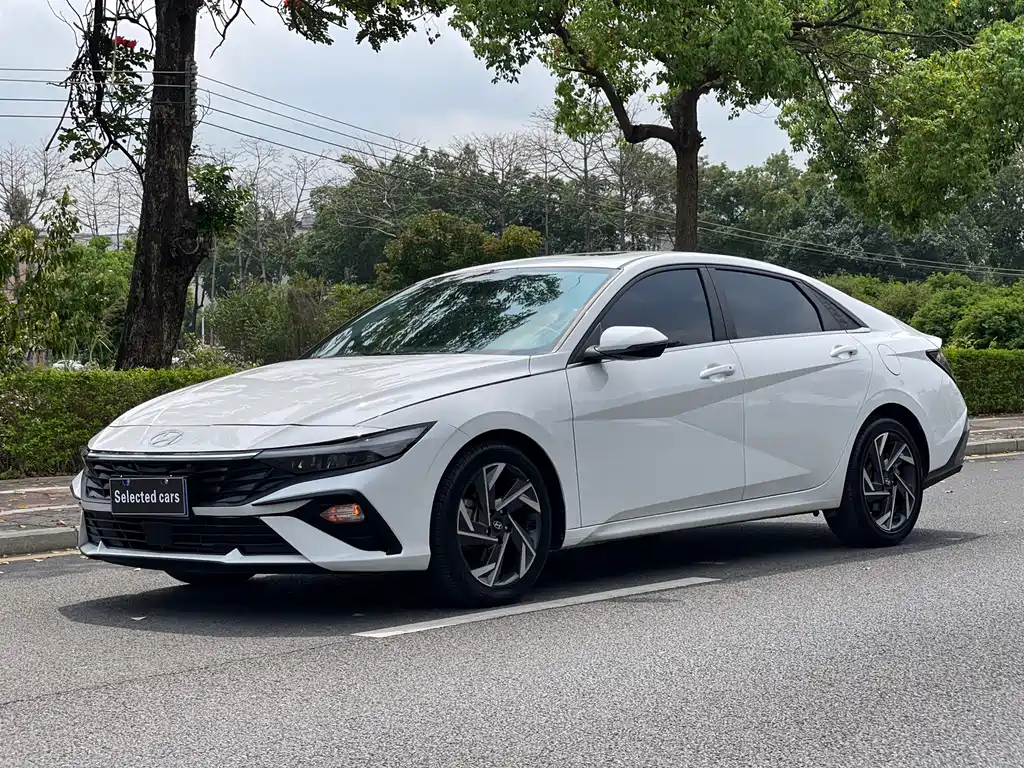 Hyundai Elantra 2024