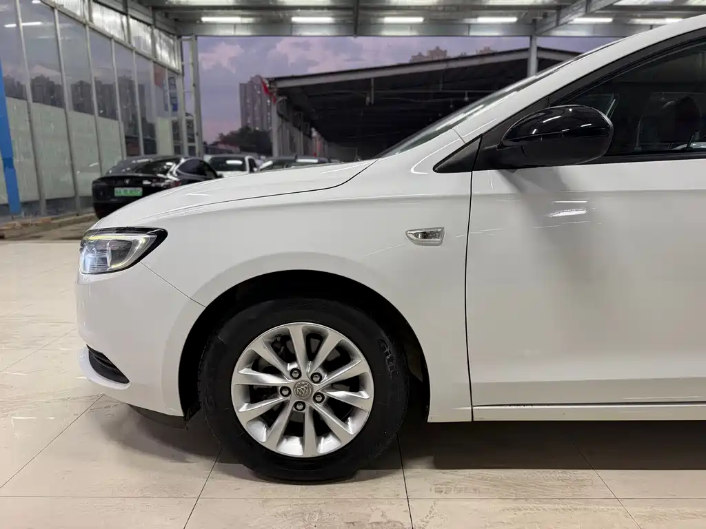 Buick Excelle — миниатюра 4