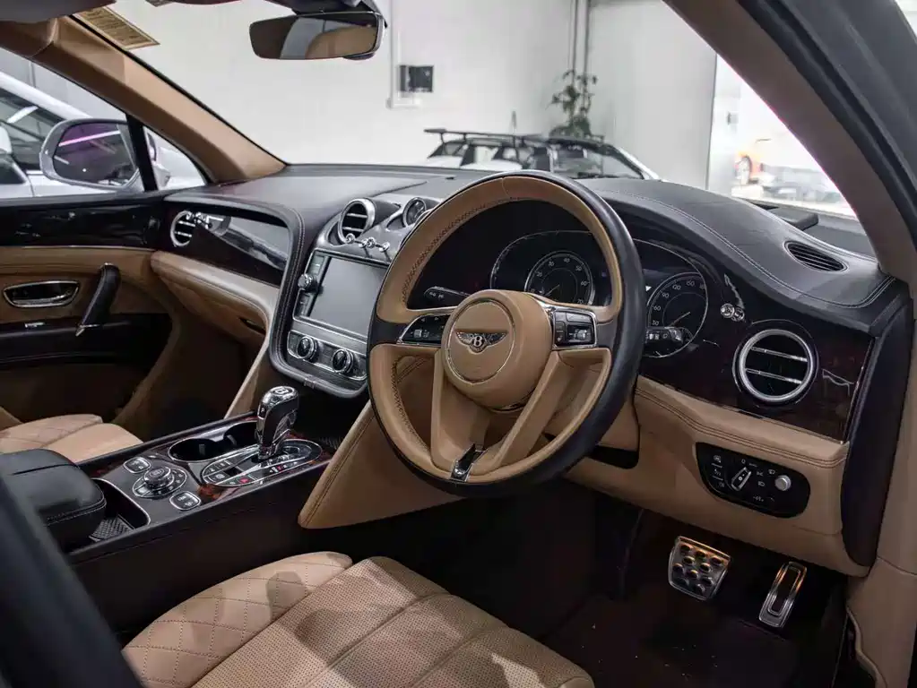 Bentley Bentayga 2016 6.0T Standard