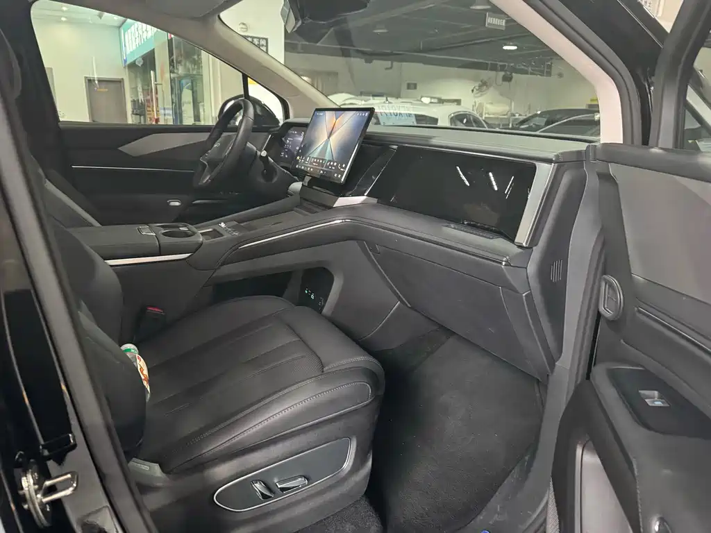 BYD M9 — миниатюра 9