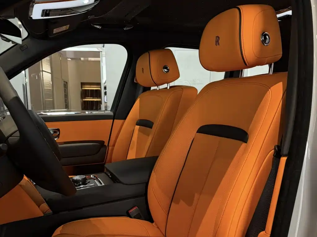 Rolls-Royce Cullinan 2026 6.7T AT