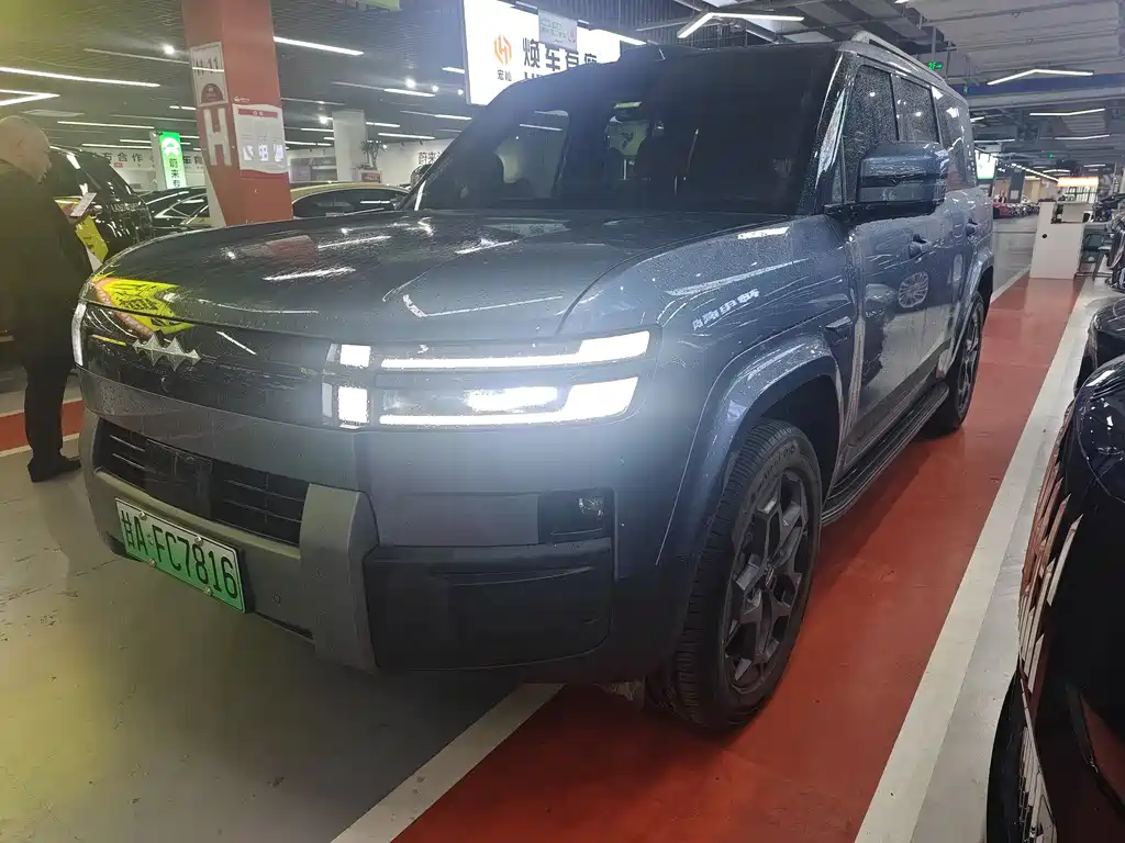 Fang Cheng Bao 钛7 2025