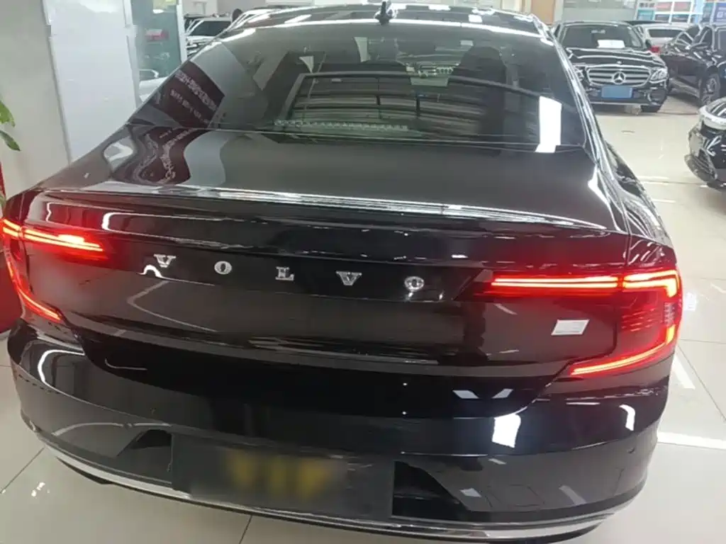 Volvo S90 2022 T8 E Luxury