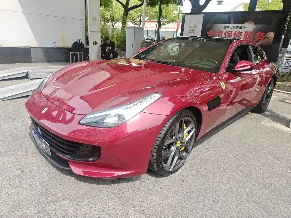 Ferrari GTC4Lusso — миниатюра 11