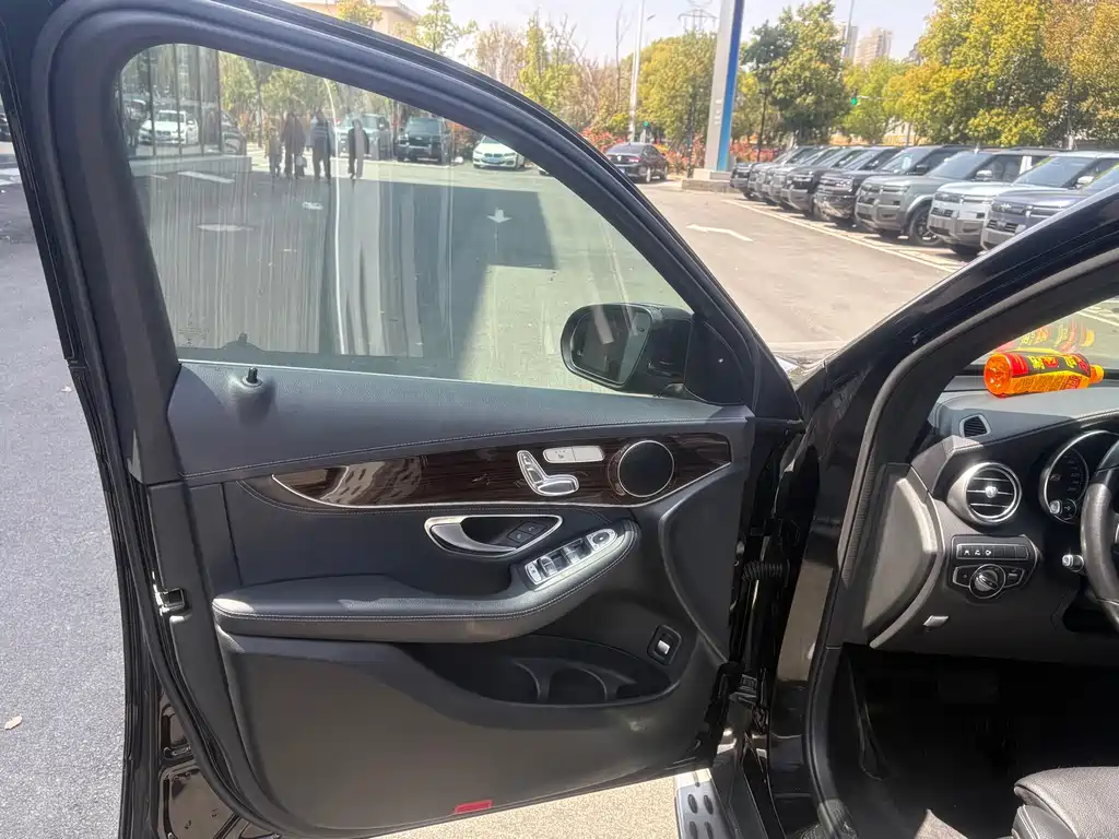 Mercedes-Benz GLC 2018 GLC 260 4MATIC