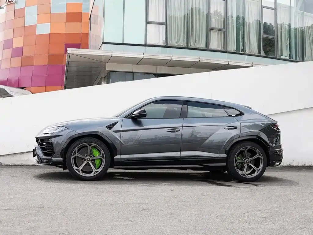 Lamborghini Urus — миниатюра 3