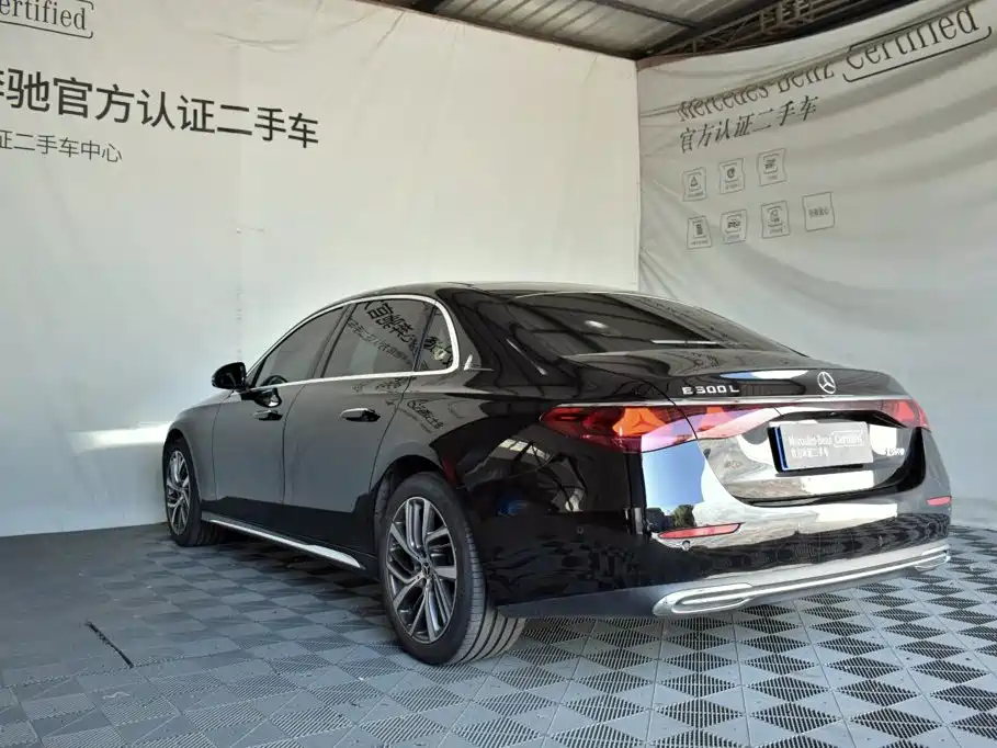 Mercedes-Benz E-Class — миниатюра 17