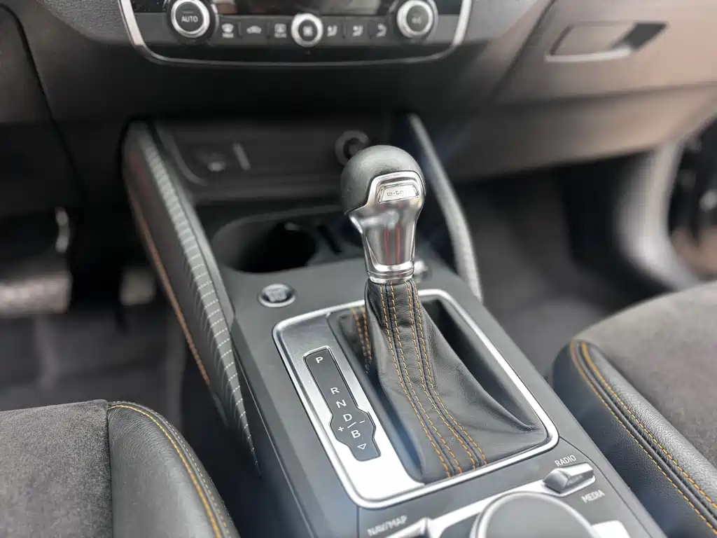 Audi Q2L e-tron — миниатюра 8