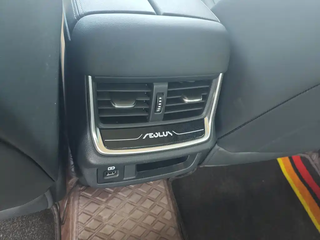 DONGFENG YI HYUN MAX