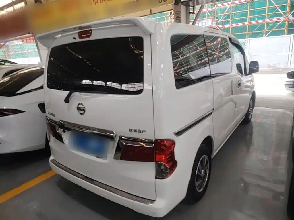 Nissan NV200 — миниатюра 7