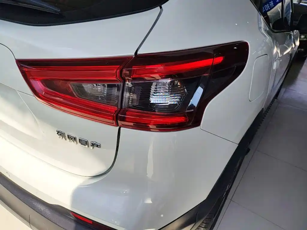 Nissan Qashqai — миниатюра 8