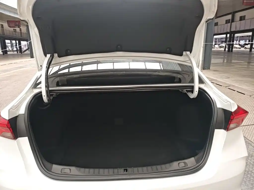 Buick Verano — миниатюра 19
