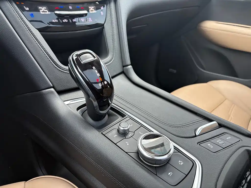 Cadillac XT5 2021 2.0T