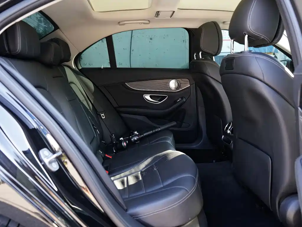 Mercedes-Benz C-Class — миниатюра 14