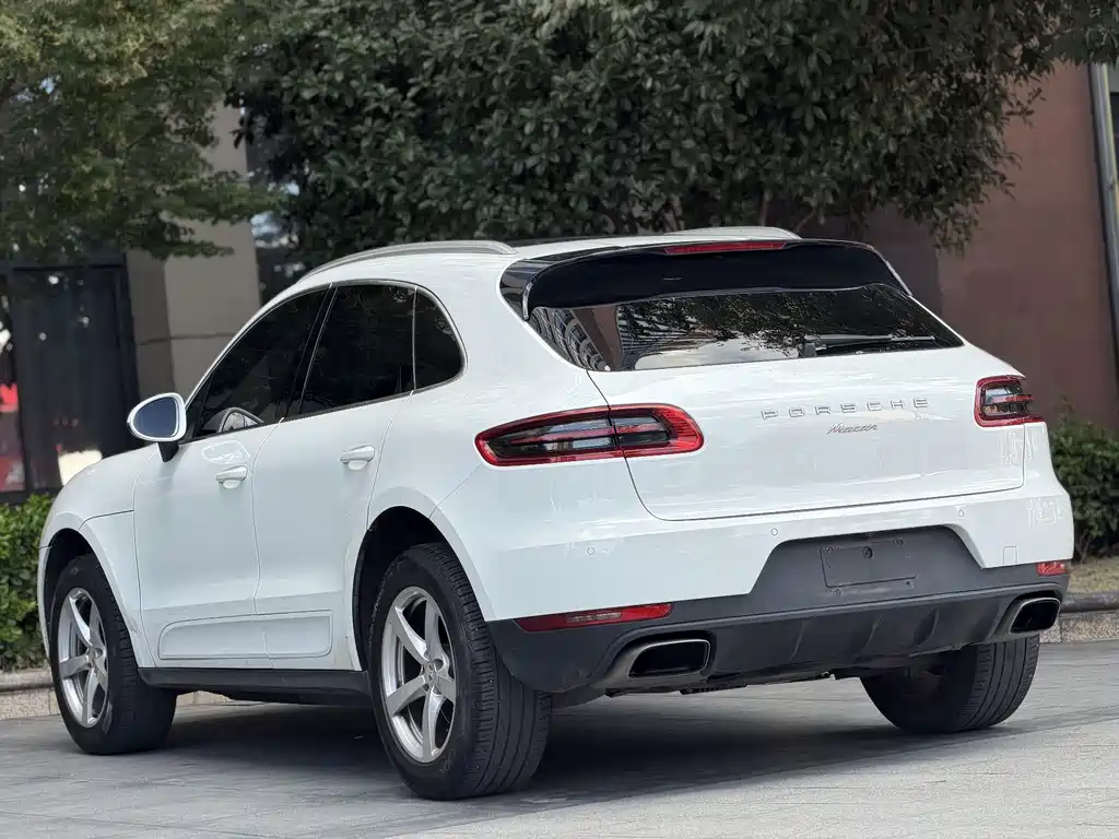 Porsche Macan — миниатюра 8
