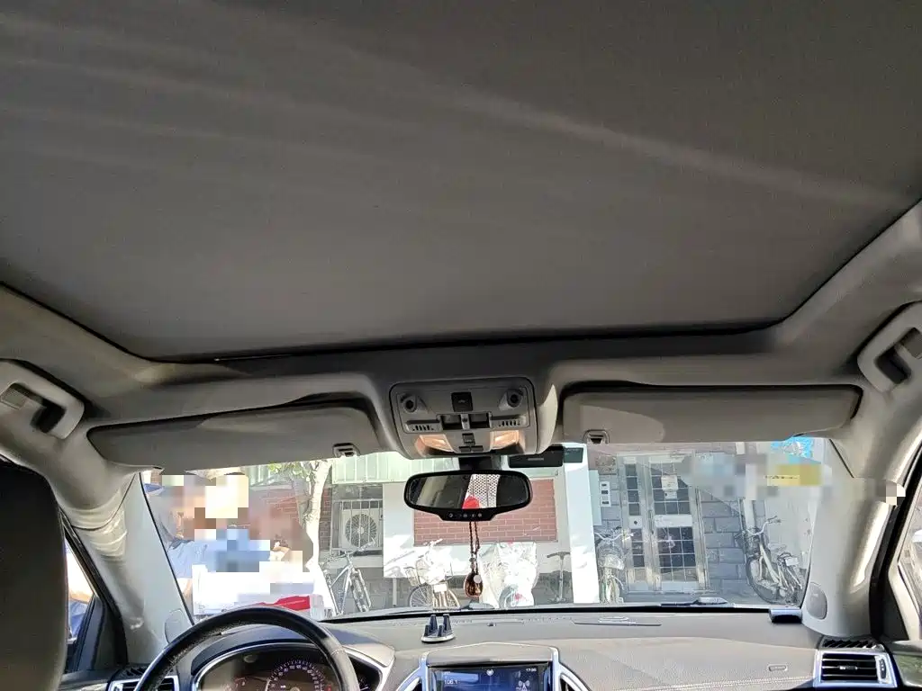 Cadillac SRX — миниатюра 14