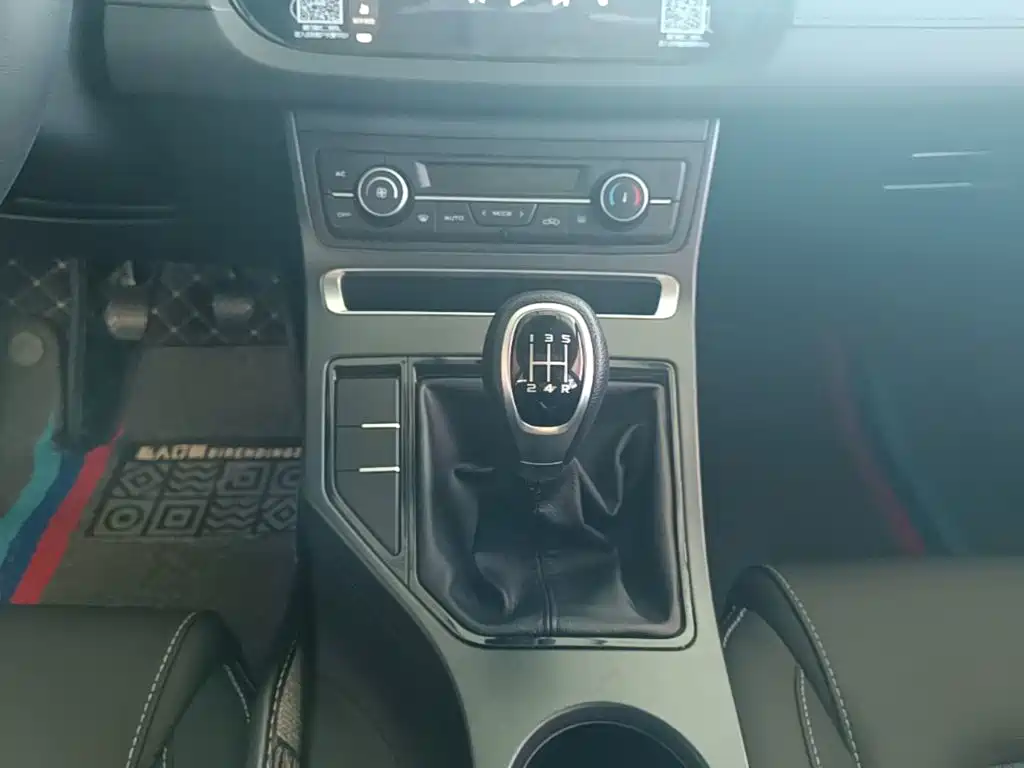 Geely Emgrand — миниатюра 14