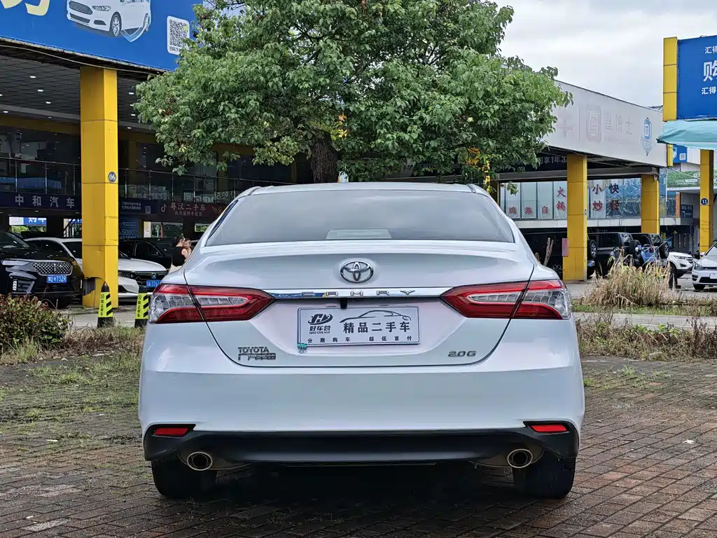 Toyota Camry — миниатюра 14