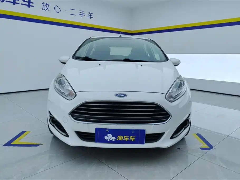Ford Fiesta 2013 1.5L MT