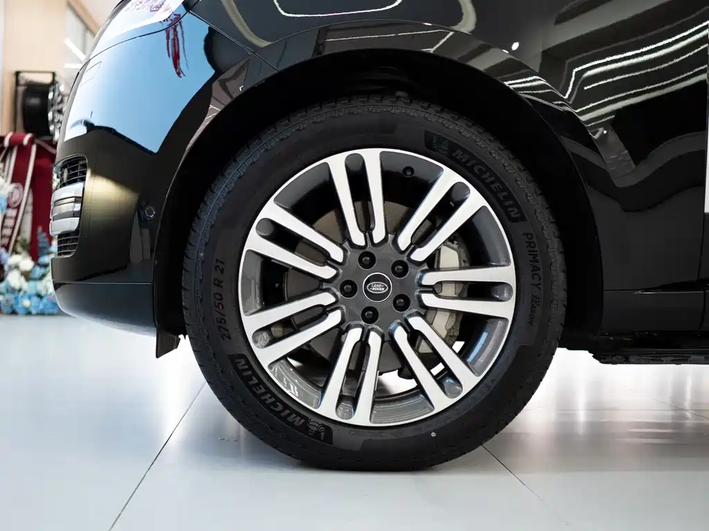 Land Rover Range Rover 2023 3.0 L6 400PS Long Wheelbase