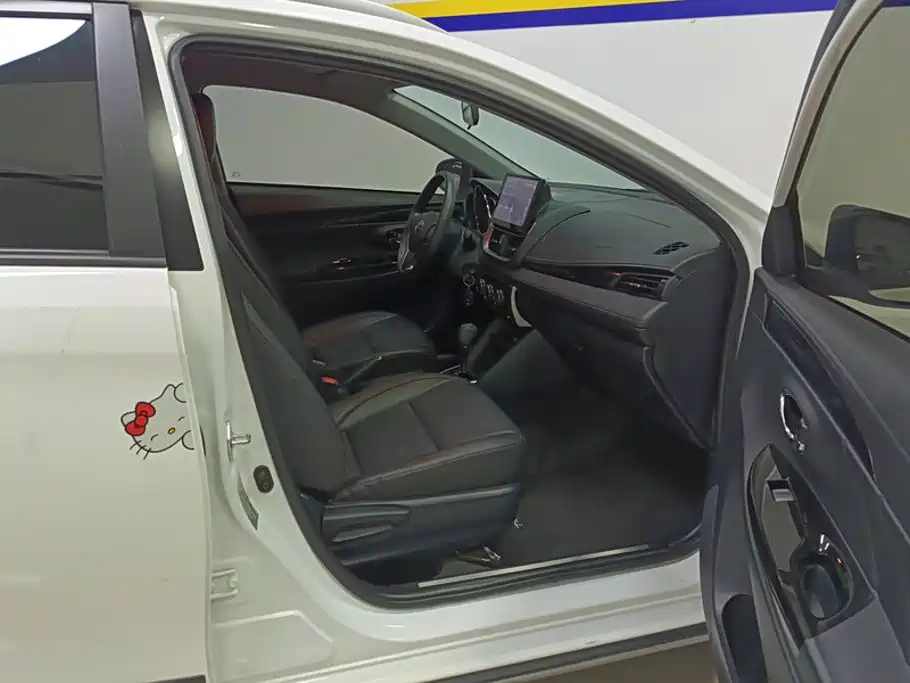 Toyota Yaris L — миниатюра 8