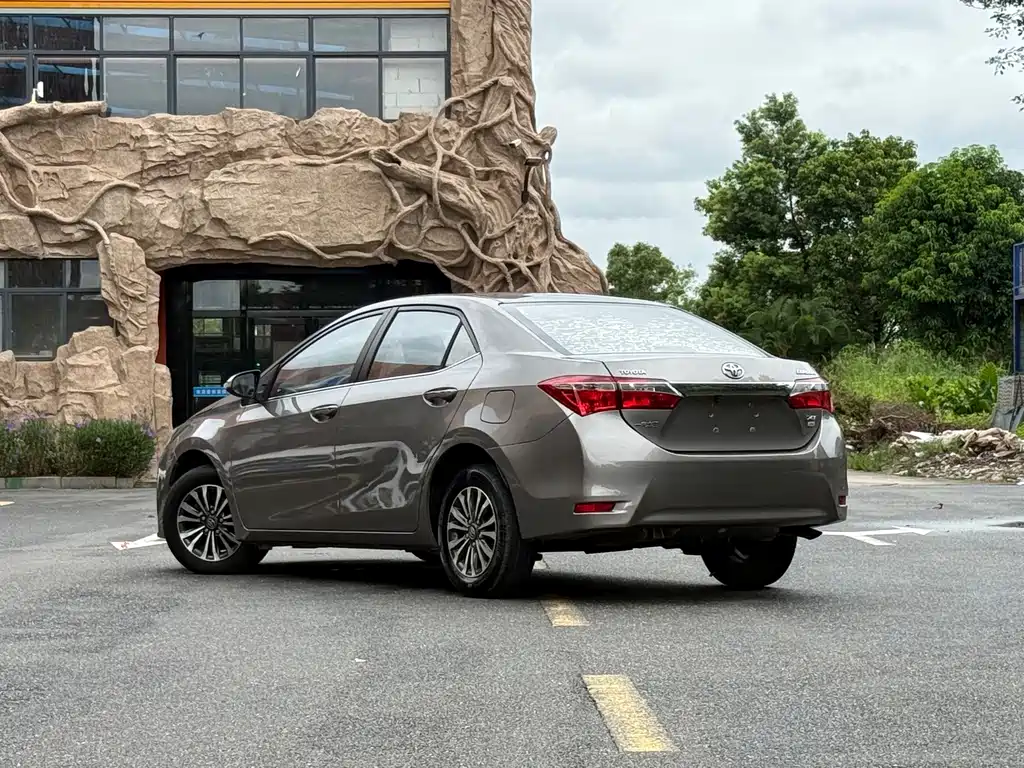 Toyota Corolla — миниатюра 3