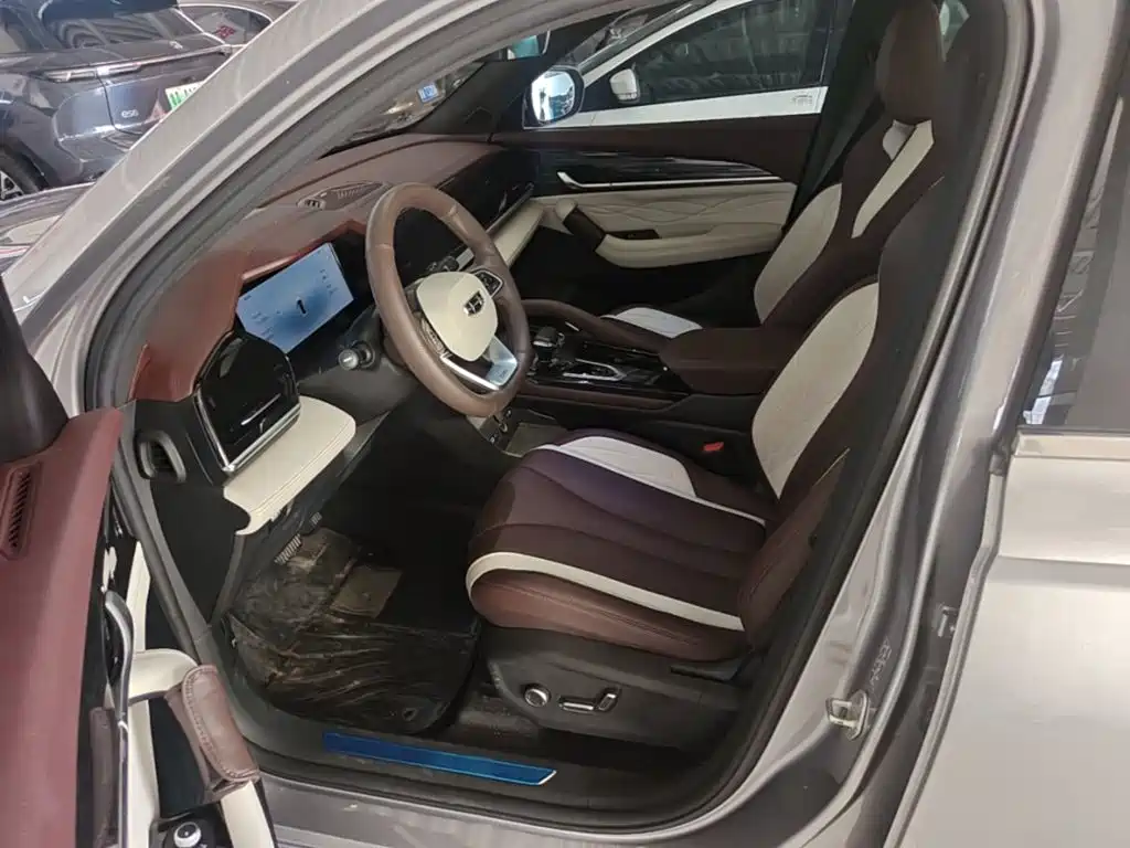 Geely Xingyue L — миниатюра 15