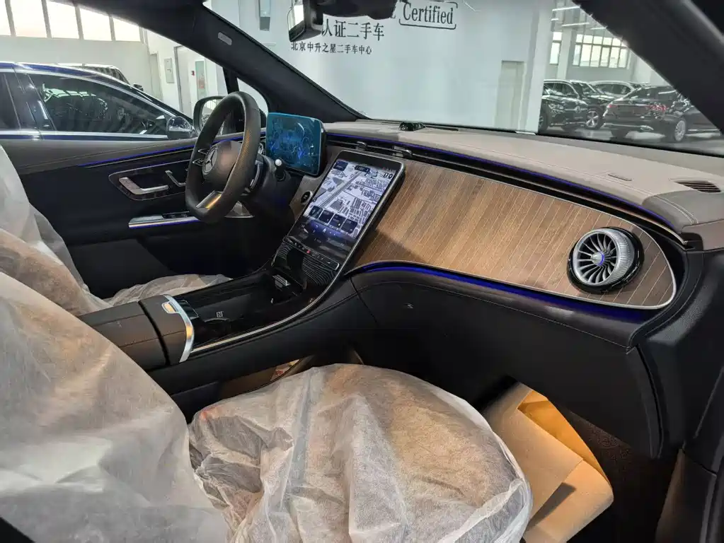 MERCEDES-BENZ EQE SUV