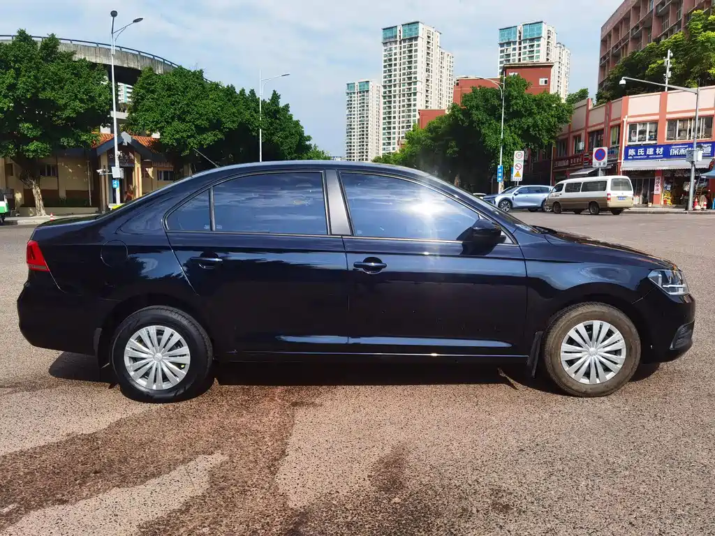 Volkswagen Santana — миниатюра 4