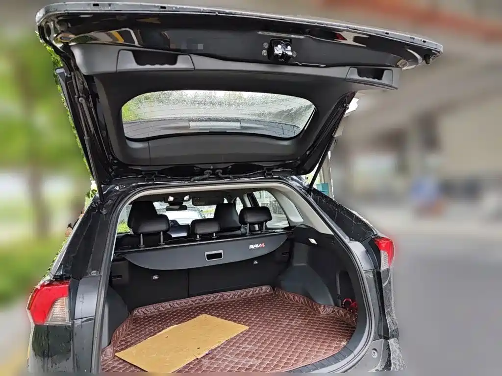 Toyota RAV4 — миниатюра 20