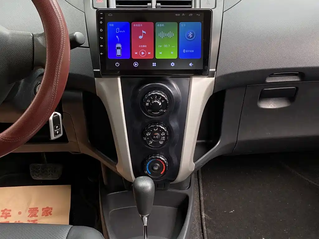Toyota Yaris — миниатюра 17