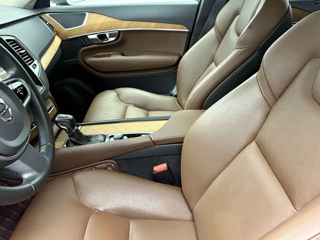 Volvo XC90 — миниатюра 4