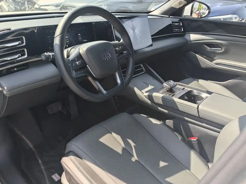 BYD Qin L L 2025 DM-i Smart Drive 120KM
