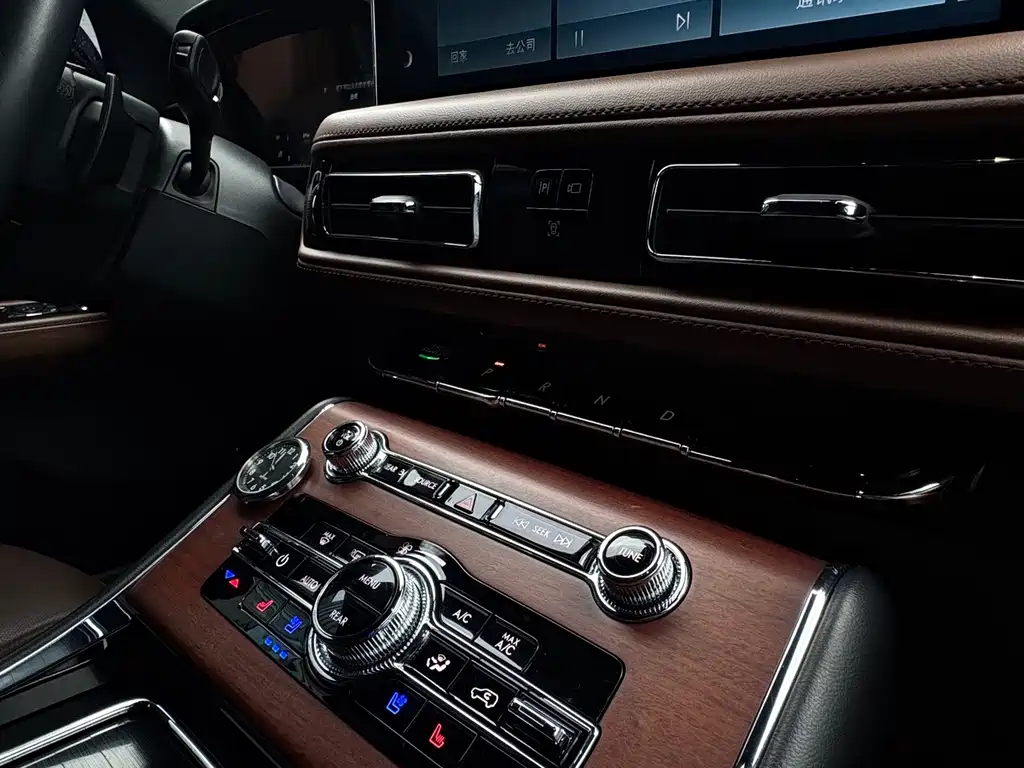 Lincoln Aviator — миниатюра 13
