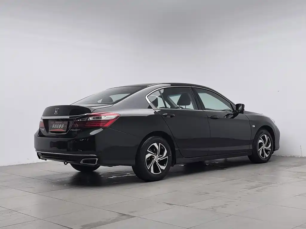 Honda Accord — миниатюра 2