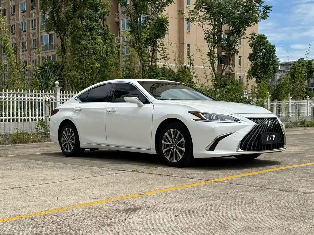 Lexus ES — миниатюра 3