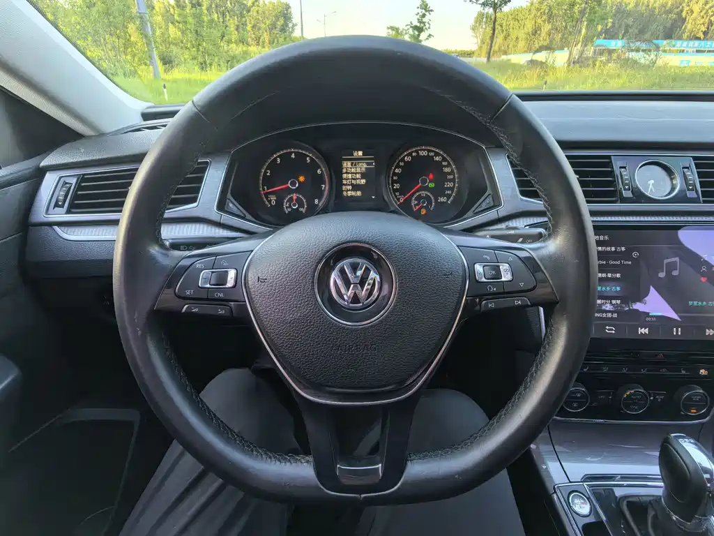 Volkswagen Passat — миниатюра 11