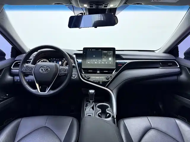 Toyota Camry — миниатюра 11
